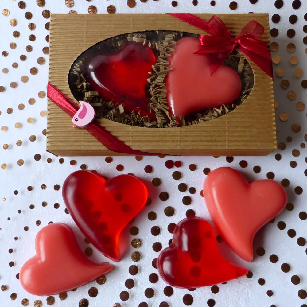 Duo mýdlových srdíček v dárkovém balení  